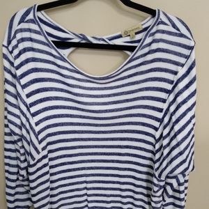 Democracy top, navy white striped, XL.